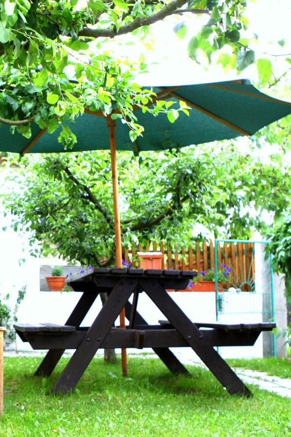 Hostel Havana Cesky Krumlov Exterior photo